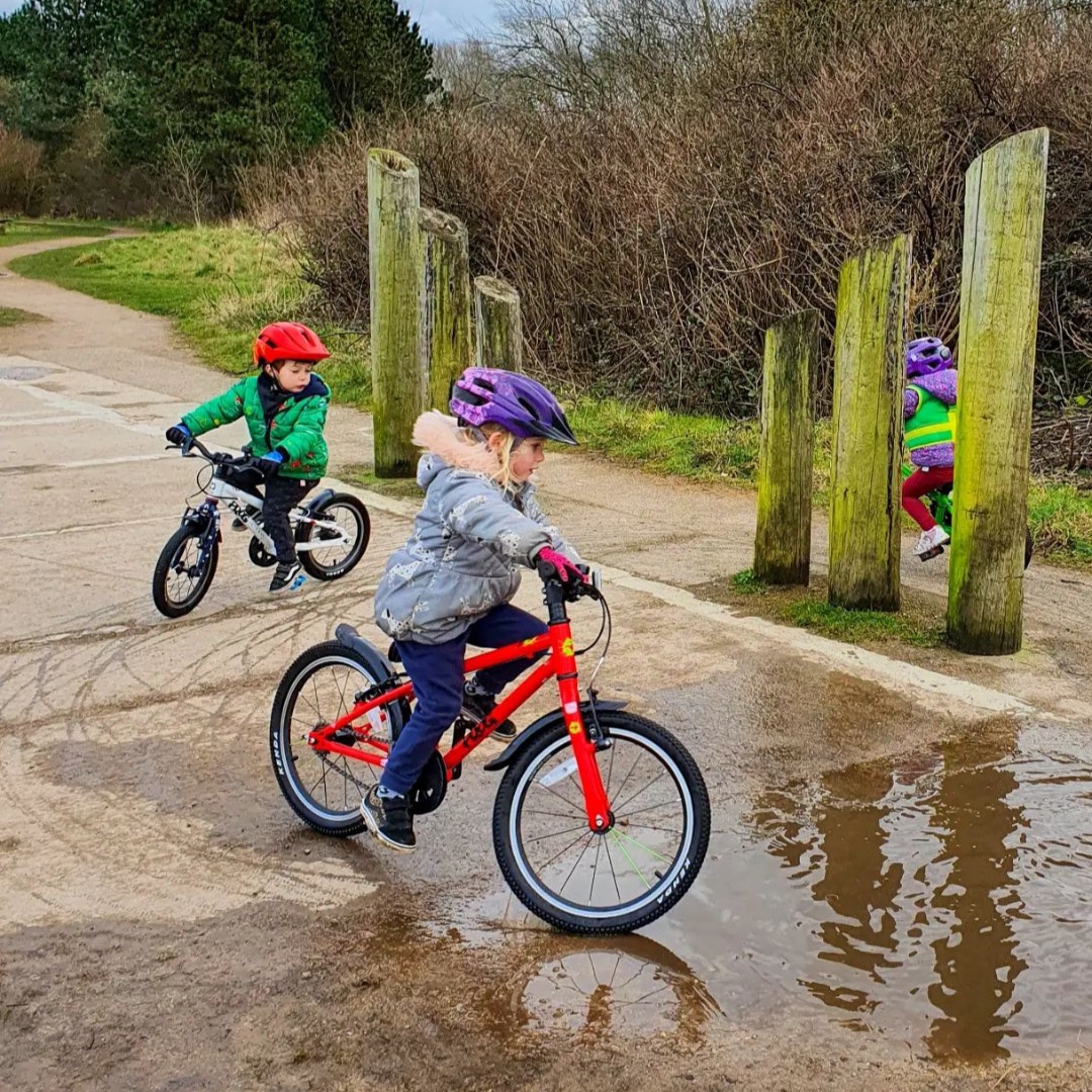 frogbikes's tweet photo. When adventure truly fills their soul 💚

📷miaridesherbike
#frogbikes #kidsbikes #hoponafrog #findadventure #kidsadventure  #lifesanadventurestartearly #lifesanadventure https://t.co/lvZIobNY7H