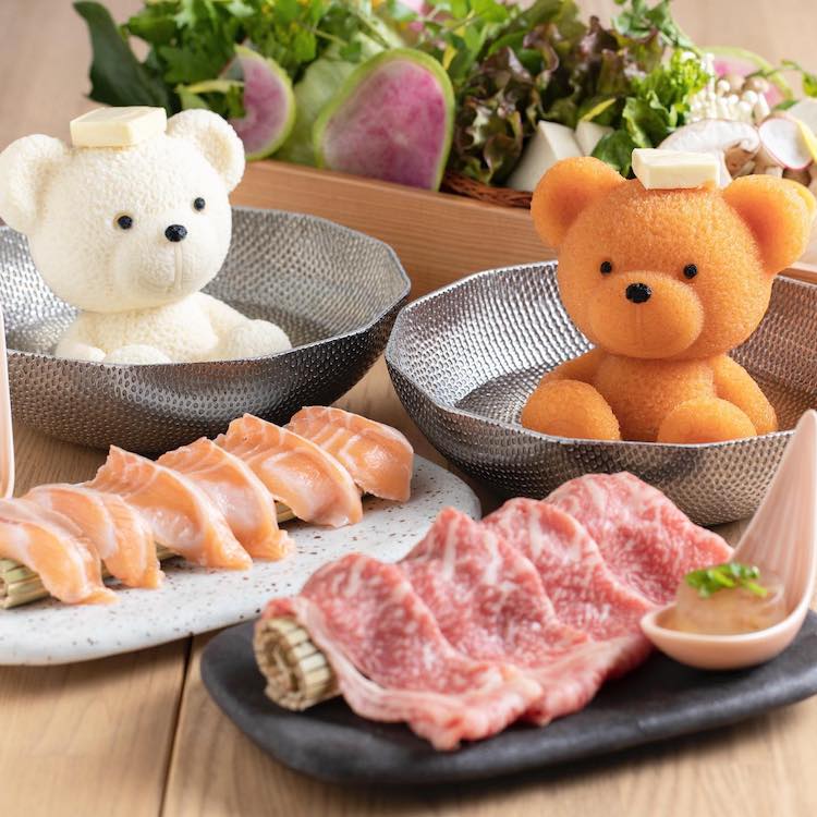 Japanese Restaurant serves up their Hot Pots with a cute mascot named Kuma-chan—Japanese for “little bear”
ow.ly/SKno50IqbRm
