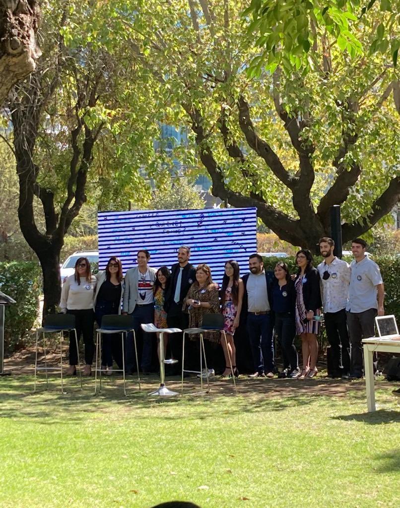 Gracias equipo <a href="/Hub_APTA/">Hub APTA</a> por el gran trabajo. A <a href="/varinkaf/">Varinka Farren</a> por su gran liderazgo y muchísimas gracias a quienes asistieron a #AptaBuilder2022