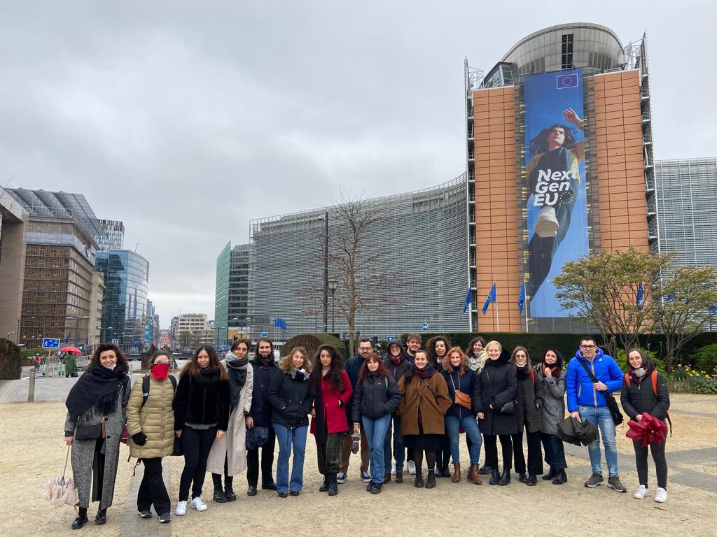 ProgeuAPS's tweet photo. 🇪🇺🏢 HQ Europeo! In questi giorni ci troviamo a Bruxelles per parlare di progettazione europea e opportunità di crescita professionale e di sviluppo!
👉 https://t.co/HqNrhGNJ0R
#EUlearning #EuropeanUnion #europeancommission #EuropeanParliament #ErasmusPlus #erasmusprogramme https://t.co/YXgLDqvIiw