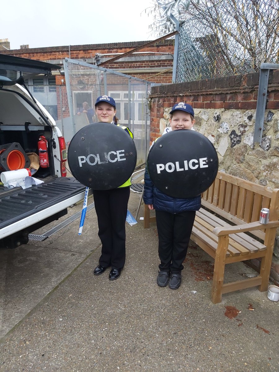 KentPoliceDover's tweet photo. #YouthEngagementOfficer Pollard @DoverPoliceStation with #SandownSchool #Deal #MiniPoliceCadets. They had a great visit to the Station and had lot's of fun. #Fun #SpeakingtoKentPoliceOfficers. @kent_police @KentVPC https://t.co/YIsPmUptrt