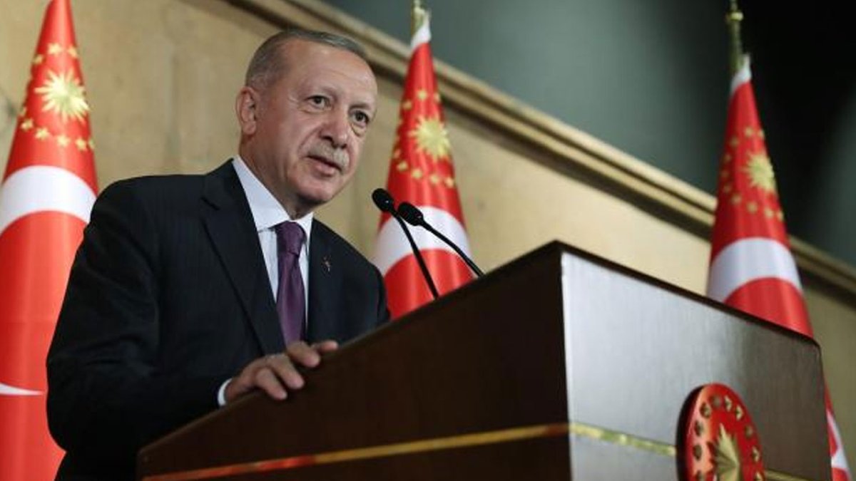 CUMHURBAŞKANI RECEP TAYYİP ERDOĞAN’IN ÖZBEKİSTAN ZİYARETİNİN SONUNDA GAZETECİLERLE GERÇEKLEŞTİRDİĞİ SÖYLEŞİ
Özbekistan'a gerçekleştirdiğimiz iki günlük resmi ziyareti hamdolsun başarıyla tamamladık. 
parakule.com/cumhurbaskani-…