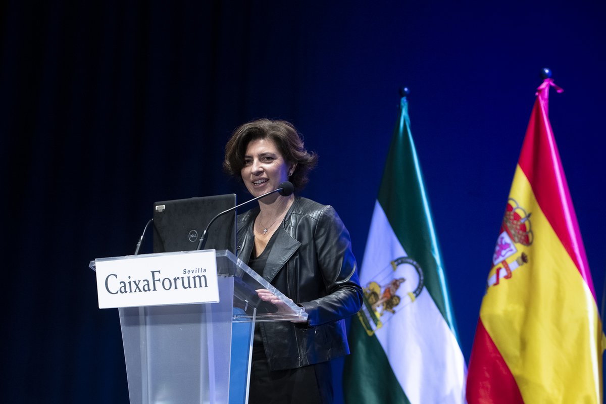 #JornadasAACOM  
Ponencia de <a href="/macarenagutz/">Macarena Gutierrez</a> Directora General Económico-Financiera, Comunicación y Sistemas de <a href="/Atlantic_Copper/">Atlantic Copper</a>  
"La comunicación, vector de progreso"