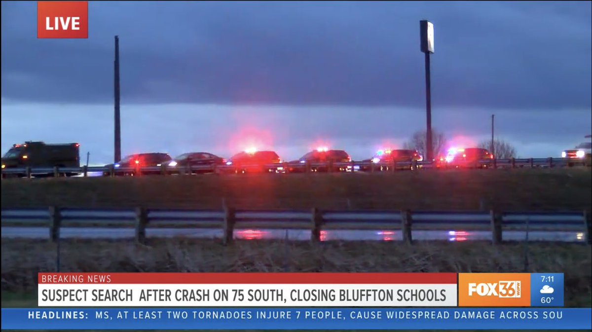 TiffanyTarpley's tweet photo. We are LIVE right now on #FOX36 covering breaking news of a crash that’s shutdown part of I-75 north of Lima. @ariylonstott is following the latest from the scene @WTOL11Toledo https://t.co/WUWR2oASQ7