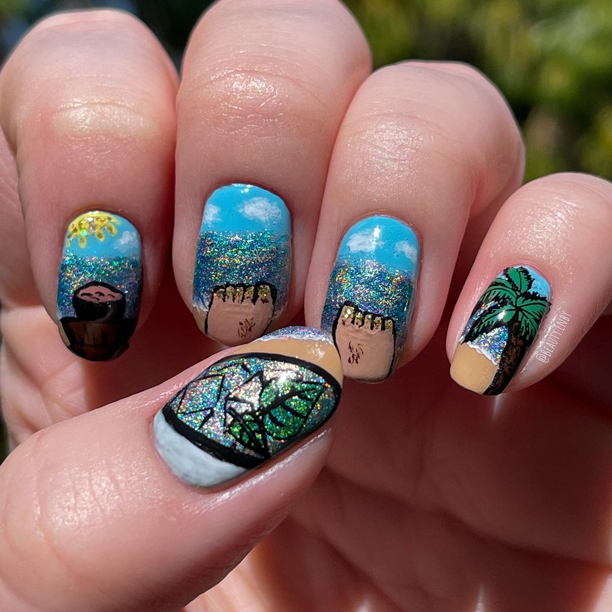 BeautyEnby's tweet photo. POV: You’re Beyyn, chillin on the beach on vacay with a bowl of hummus and a mint mojito. The sun is shining down and you’ve got Frozen Benanas sparkling on your toes. It is a good birthday.

@nailogical @simplybenlogica @holotaco https://t.co/11AOV1ls9d