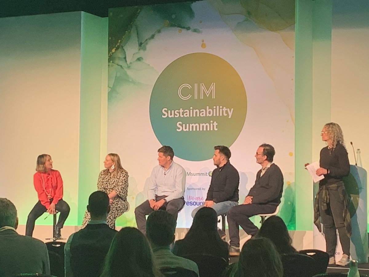 TheGreenerRoom's tweet photo. “Start with your why” from @michellecarvill and “involve your consumers in that journey”. 

Two really prominent points to authentic purpose driven storytelling! #CIMsummit https://t.co/0sJnB0guKA