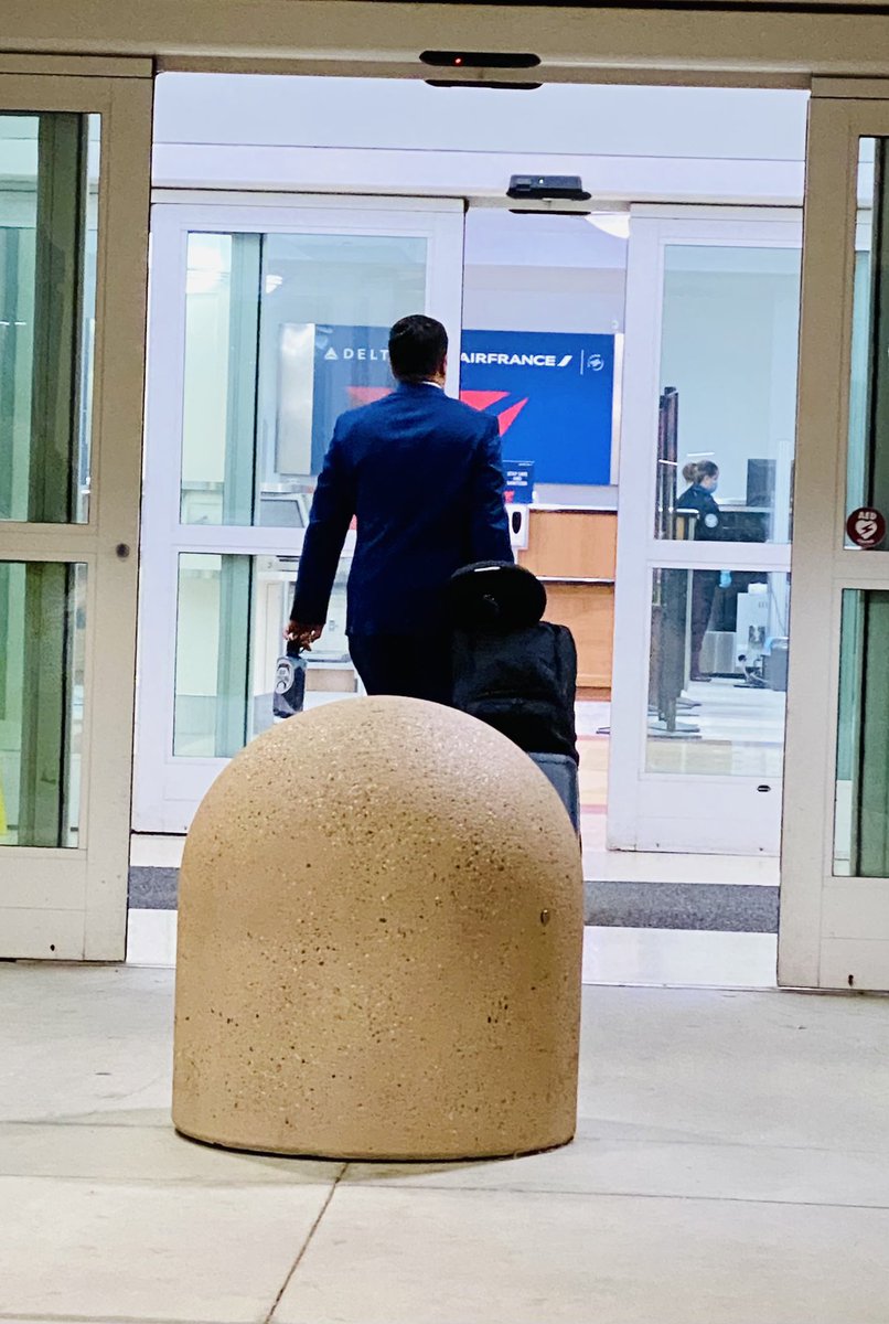 RefereeWiggins's tweet photo. See you soon Dallas ✈️
#RefStache #MLW #MLWFusion #WWE #SmackDown #WWERaw #WrestleMania #StandAndDeliver 
#ROH #GCW https://t.co/fSBcLwLCYn