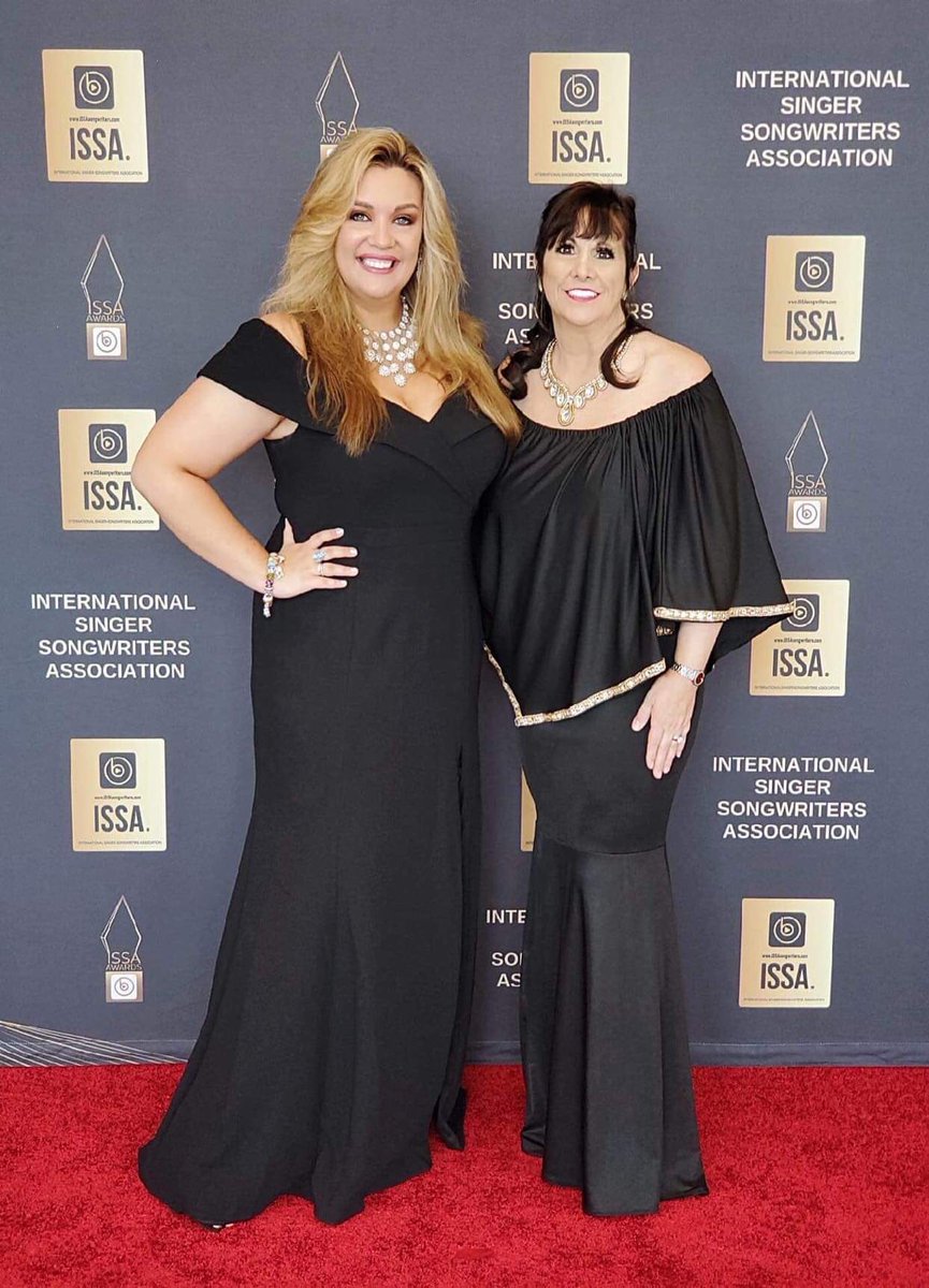eatevilpenguins's tweet photo. The Jenn aka (Tink) & Tami aka (Doveness) Happy Throw Back
Thursday PeePs 😎 (2019)
Us PR/Publicist penguins 🐧 Lub these two 😘🧚♀️🕊
#ThinkTink
#lovethedove https://t.co/Dh96JzVym3