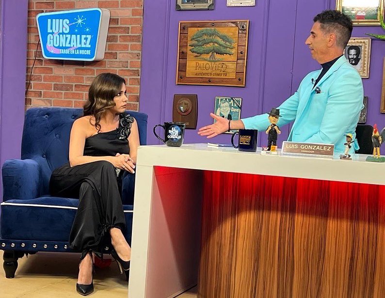 KristineDrowne's tweet photo. Estaré hoy a las 9:00 p.m. hora de Puerto Rico en Tarde en La Noche (@americatv canal 24/Liberty 24/Dish 5/Claro 10)
con mi queridísimo @luisgonzaleztv. Conversaremos sobre mis columnas en @elnuevodia y mi libro Salada.  Sintonicen 🙏🏽 en este show siempre se pasa bien💜 https://t.co/LGkQjIuqD2