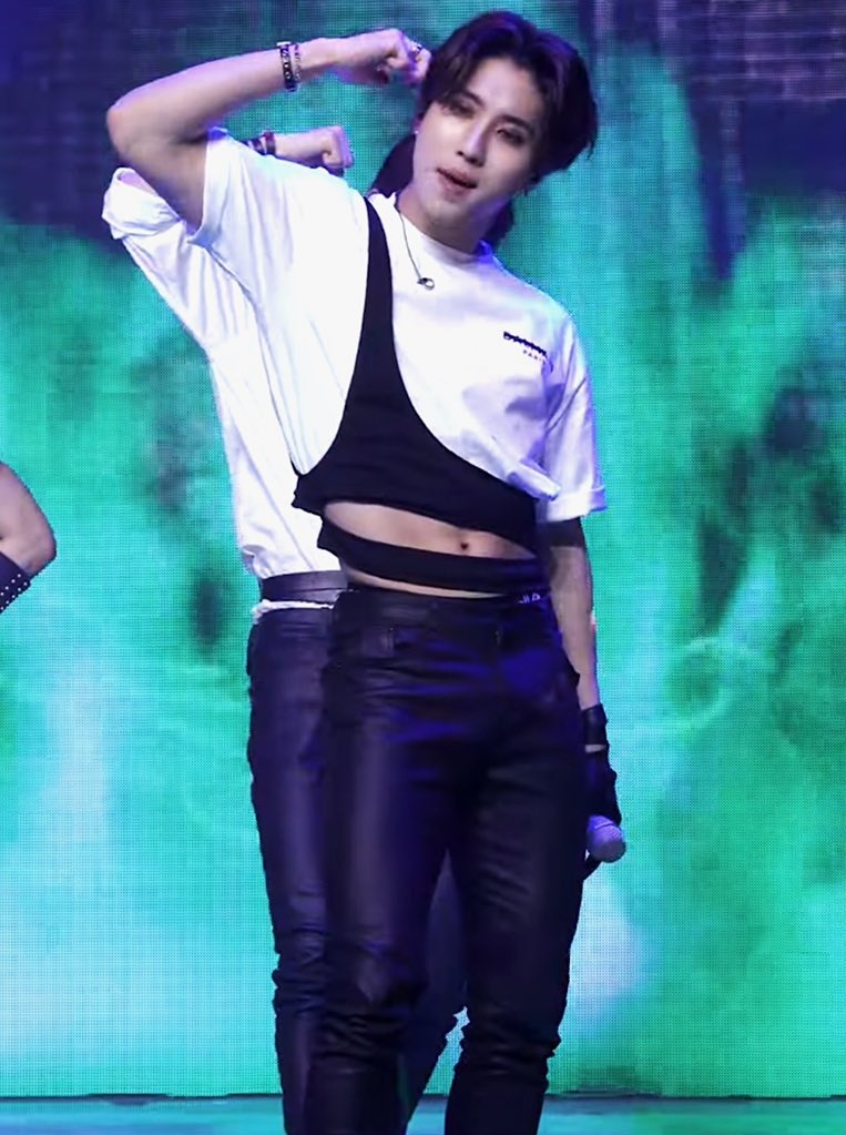 jisungersque's tweet photo. jisungers que CHEGA EU TO BIRUTINHA SER JISUNG UTTED ESTÁ ACABANDO COMIGO https://t.co/aAE7tXH6eH