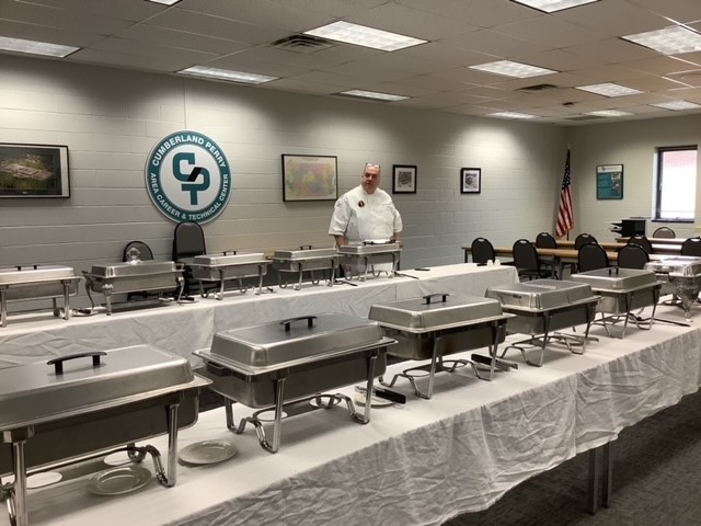 CPACTC's tweet photo. Equally reliable are our @cpactc #guestchefs: Chef Gipe, Chef Reis and Chef Roebuck step into #culinaryarts to work along side Instructor Chef Miller and Students to prepare the OAC Dinner. #opportunitiesunlimited #miller #kann #March2022 https://t.co/GoVWLhr5Rc