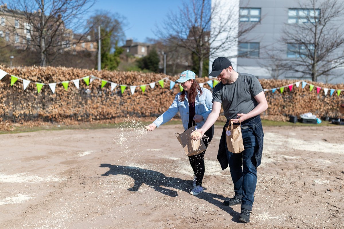 TanyaMMacDonald's tweet photo. Enjoyed helping sow wildflower seeds for the Eden Project in #sunnydundee! Picture by Chris Scott. I’ll post some of my own here soon. #Community #RewildDundee #EdenProject https://t.co/63szLEaZyx