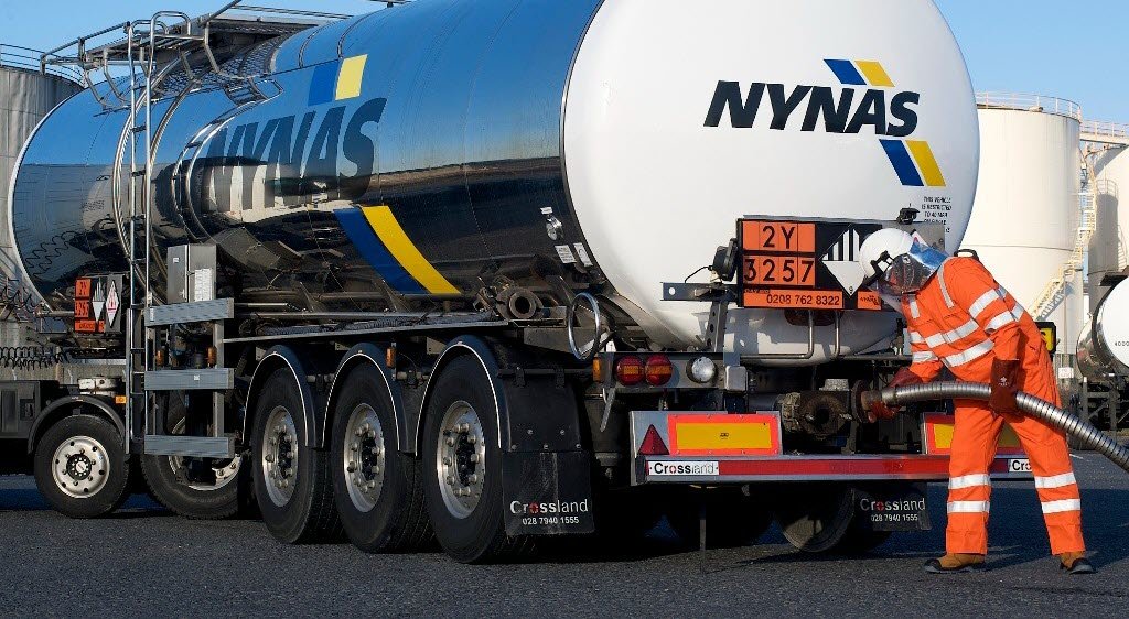 NynasBitumen's tweet photo. Safety comes first in our industry. Click below to find booklets and videos with practical guidance for handling bitumen.

https://t.co/EBkNlNNLwc

#nynas #bitumen #roads https://t.co/y6JHqzPJtI