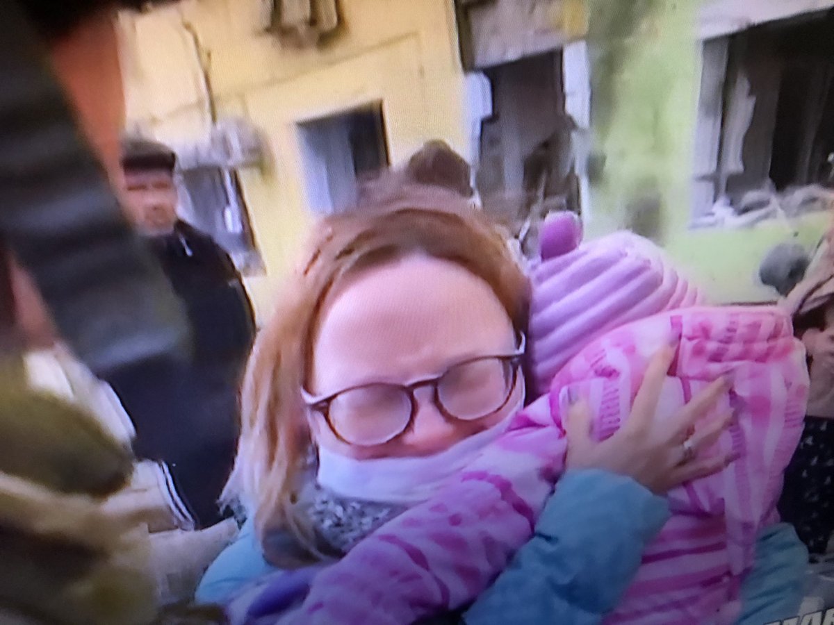 LadyHagua2's tweet photo. @ElenaPrzGarcia @eldiarioes Tengo la sensación que #Putin es un #muñeco q no #siente ni #padece de lo contrario no haría lo que hace con sus propias gente, hay en #Rusia hay #mafia y da la sensación que se #matan por el #poder, a #Ucrania la quieren por sus #minerales y la gente les da #igual !
#mauripol https://t.co/PABUbS98kH