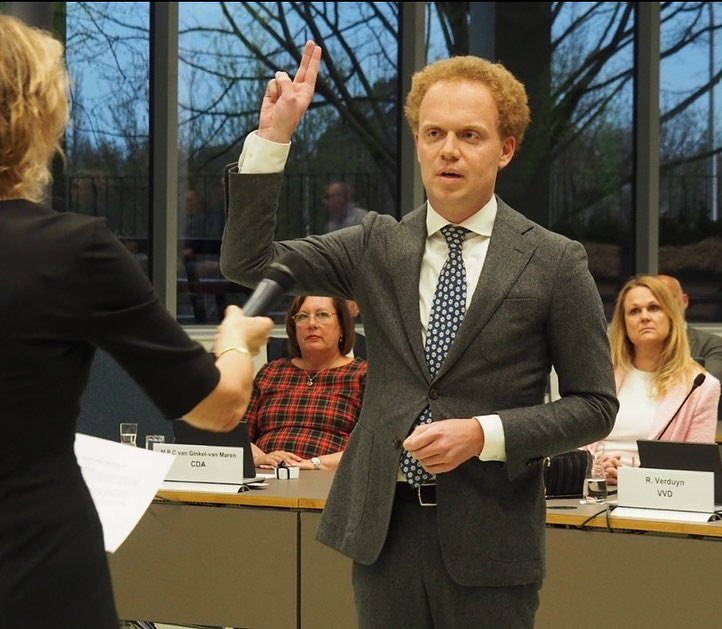 Gisteravond de eed afgelegd als markering van de start van een tweede raadsperiode voor het <a href="/CDAAlbrandswrd/">CDA Albrandswaard</a> . Trots om weer aan het werk te mogen voor <a href="/ALBRANDSWAARDzh/">gem. Albrandswaard</a> <a href="/cdavandaag/">CDA</a>