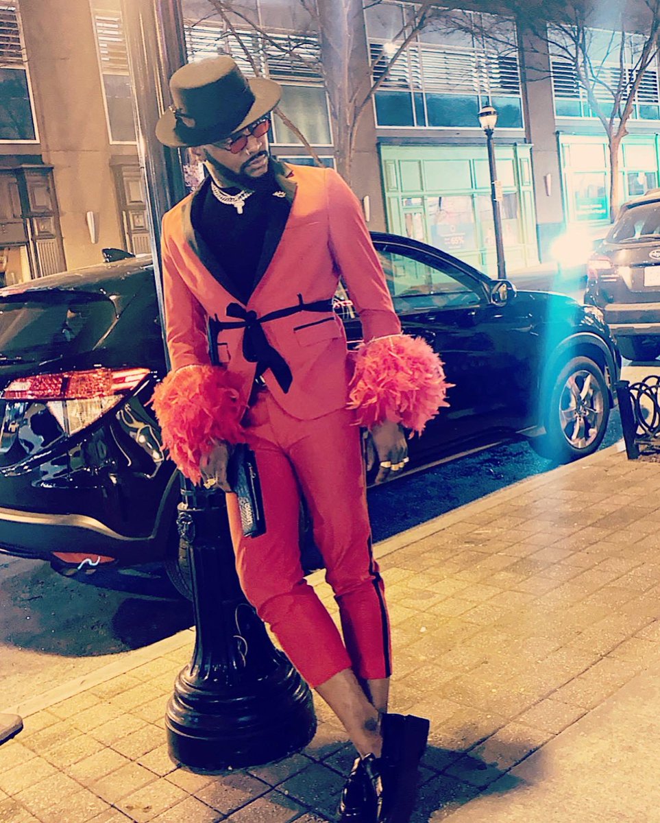 kingtajee's tweet photo. Now yo chest hurt ! #birthdayboy #29andFine https://t.co/CsGrX8V6LH