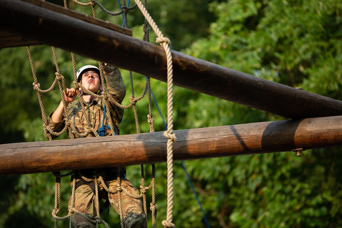 Stay focused and keep climbing towards your goals! 

We can help you with a solid plan to achieve the goals you have set. Text "ATLVRS" to 462-769 to learn how. 

#goals #success #focus