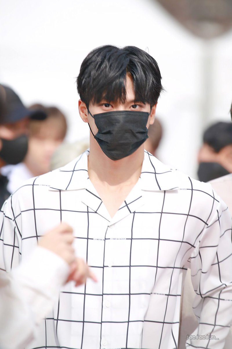 220331 GO!EAST
👀

#TAN #탄 #이재준 #재준 #JAEJUN