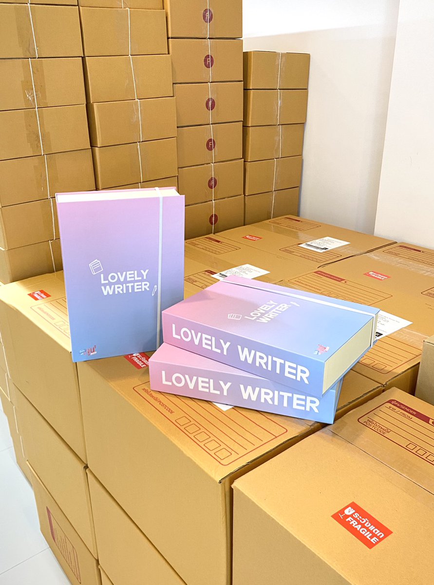 LovelyWriter_S's tweet photo. #Boxsetนับสิบจะจูบ ได้จัดส่งแล้วเสร็จเรียบร้อยแล้วนะคะ ท่านใดที่ยังไม่ได้รับเลขติดตามพัสดุ และสำหรับใครที่ได้สินค้าไม่ครบ หรือไฟล์ USB มีปัญหา ให้ทำการถ่ายวีดีโอตั้งแต่ตอนเปิดกล่องไว้ ทางเราจะรับข้อมูลด้วยวีดีโอเท่านั้นนะคะ 
สามารถส่งรายละเอียดมาที่ LINE : @DeeHupHouse https://t.co/XsXXpHhxPB