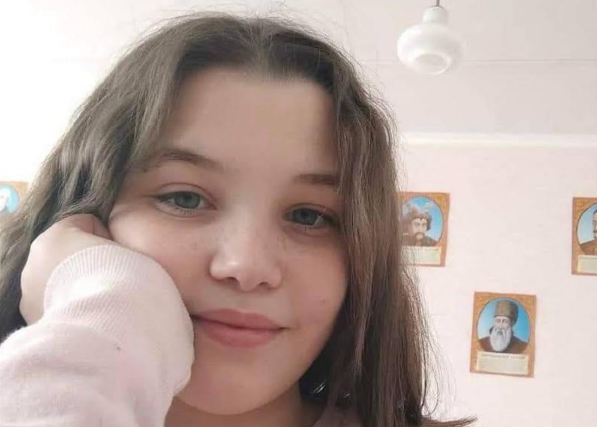 InnaSovsun's tweet photo. Kira is 12. Her mother died when she was little, her dad was killed in #Mariupol. She tried to escape but was captured by #russians and taken to occupied territory of Donbas. 

She must be so scared she is right now!

My heart is breaking for all those kids abducted by #russians. https://t.co/pyxp247EQr
