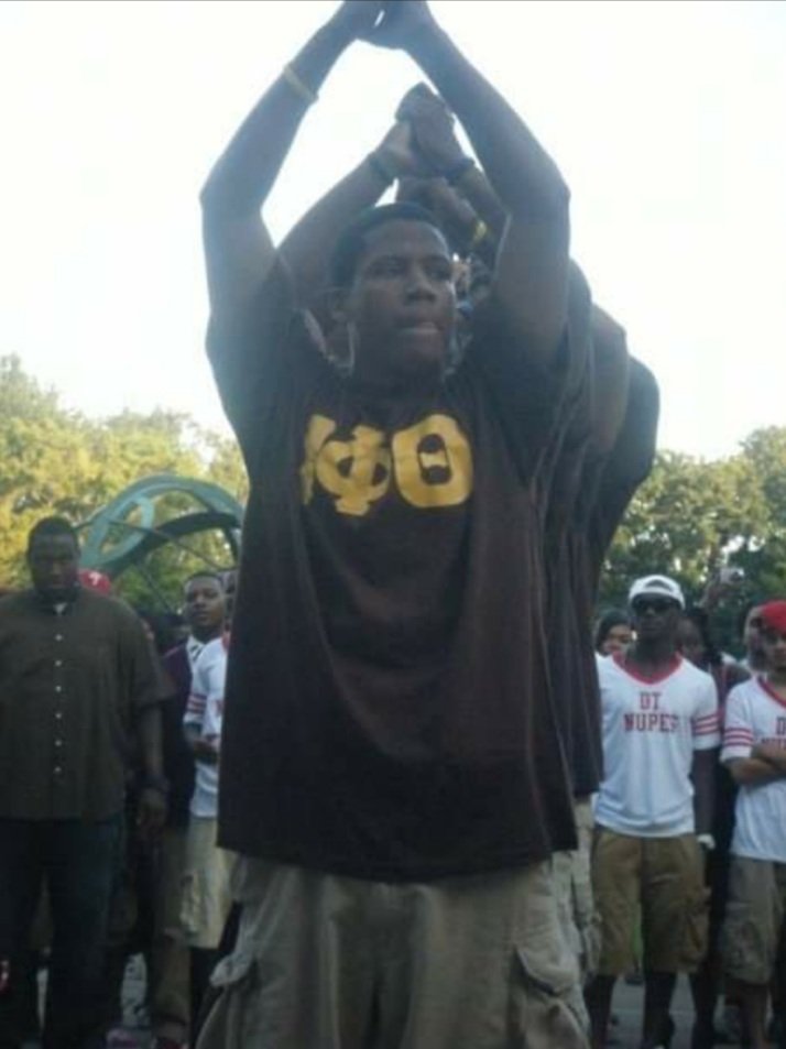 IotaMastermind1's tweet image. Eta Alpha Throwback: Brothers ready to charge up. 
#iotaphitheta #etaalpha #FA08 #SU09 #statecollege #weare #pennstate #ACR #PACertified #psuiotas #Centaurs #ipt1963 #NPHC #D9 #WesternPA