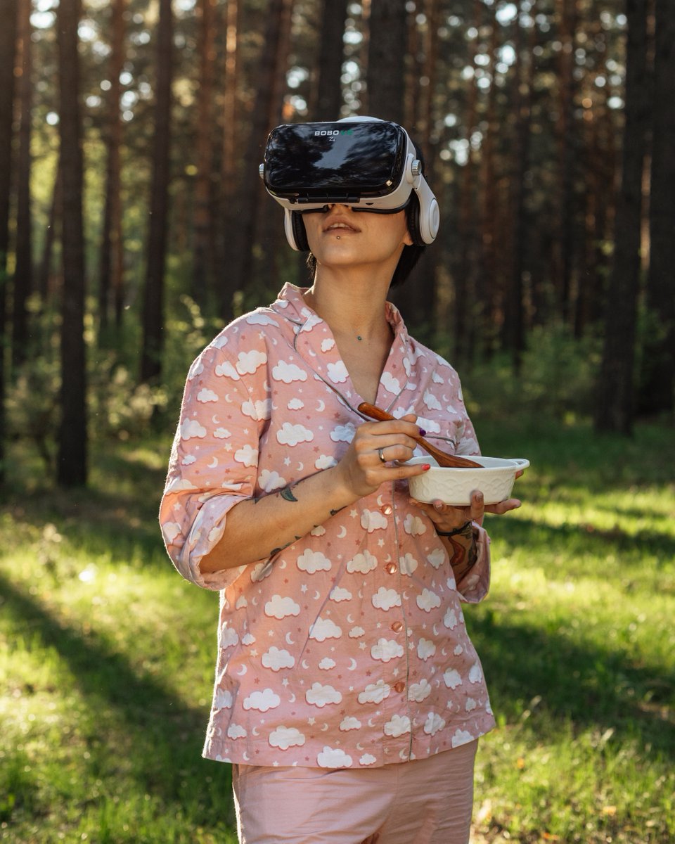 TraiLeoni's tweet photo. Grazie ad un rapido e continuo processo di rinnovamento, la tecnologia è diventata una pilastro costitutivo del mondo moderno; è forse necessario, però, soffermarsi sul senso del suo vertiginoso progredire. https://t.co/Ia8kCcoEz6 https://t.co/cWu1qZSkli