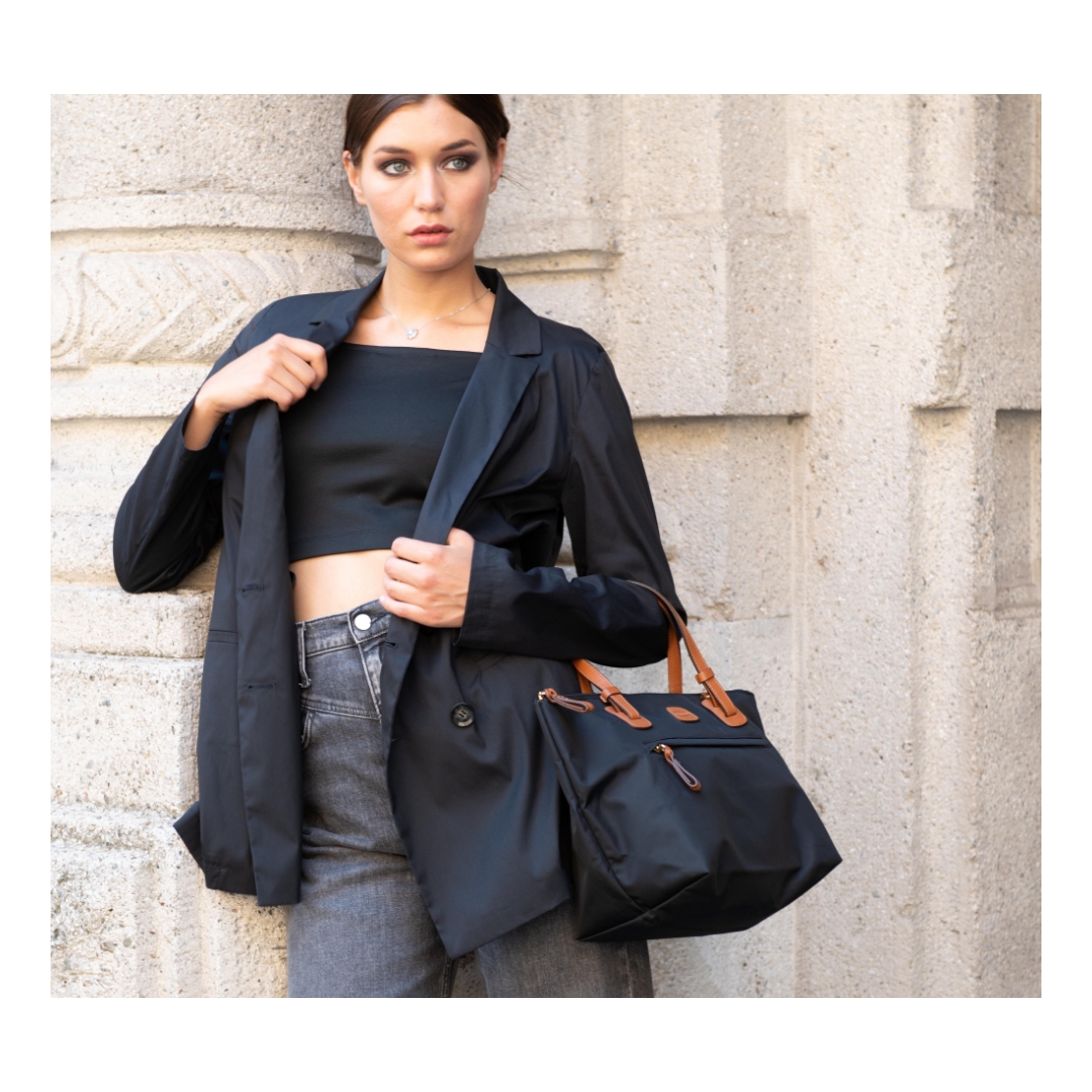 amtiahme's tweet image. No matter what you wear, black will make you elegant.

#bricsmilano #itravelbrics #XCollection #craftmanship #madeinitaly #italianhandcraft #business #fashion #summer #leatherluggage @DFCdubai @arabiancenter