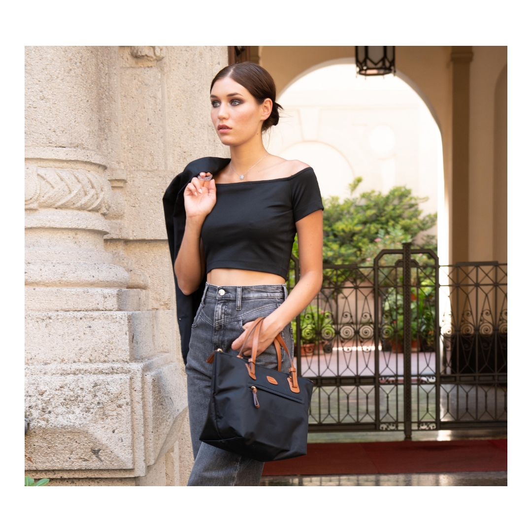 amtiahme's tweet image. No matter what you wear, black will make you elegant.

#bricsmilano #itravelbrics #XCollection #craftmanship #madeinitaly #italianhandcraft #business #fashion #summer #leatherluggage @DFCdubai @arabiancenter