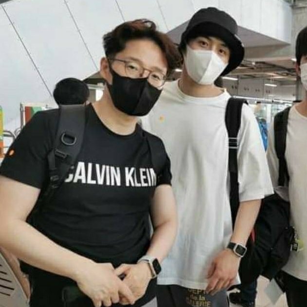 seonhojoy's tweet photo. another fan gift ��🤧 he's so precious 😭

Welcome to Thailand, Kim Seonho!
#KimSeonHo #김선호 #คิมซอนโฮ https://t.co/ZZEknIR2Wr
