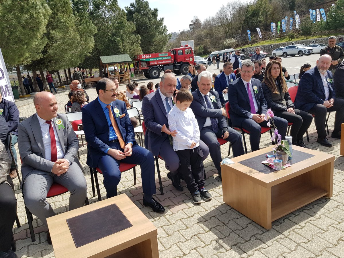 DerelerIlkokulu's tweet photo. Canik Kaymakamımız Sn. Mahmut HALAL, Canik Belediye Başkanı Sn. İbrahim SANDIKÇI, Samsun Orman İşletme İl Müdürü Sn. Menderes ÖZKOLAY, Canik İlçe Milli Eğitim Müdürümüz Sn. Zahit KÖSEOĞLU'nun katılımlarıyla Orman Haftasını kutladık.
@mahmutlu 
@ibrahimsandikci 
@ZahitKoseoglu https://t.co/63AcZloMqe