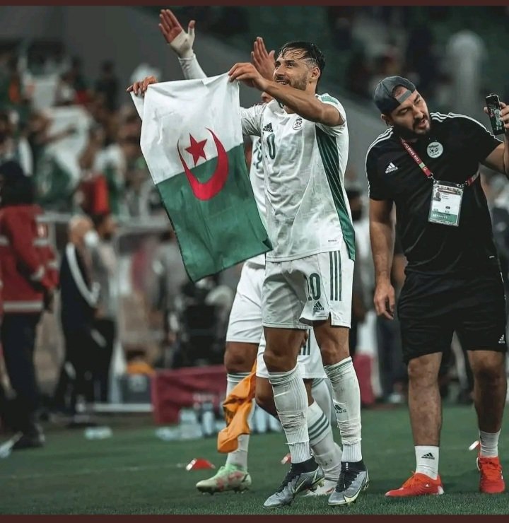 Houda490278342's tweet photo. #الماتش_يتعاود 
#الماتش_يتعاود #الماتش_يتعاود 
#replay_match_algeria_cameron 
#Algeria_and_Cameroon_match_unjust_Bring_usback_the_match_Where_is_FIFA_ 🇩🇿🇩🇿🇩🇿 https://t.co/wbg485zBAD