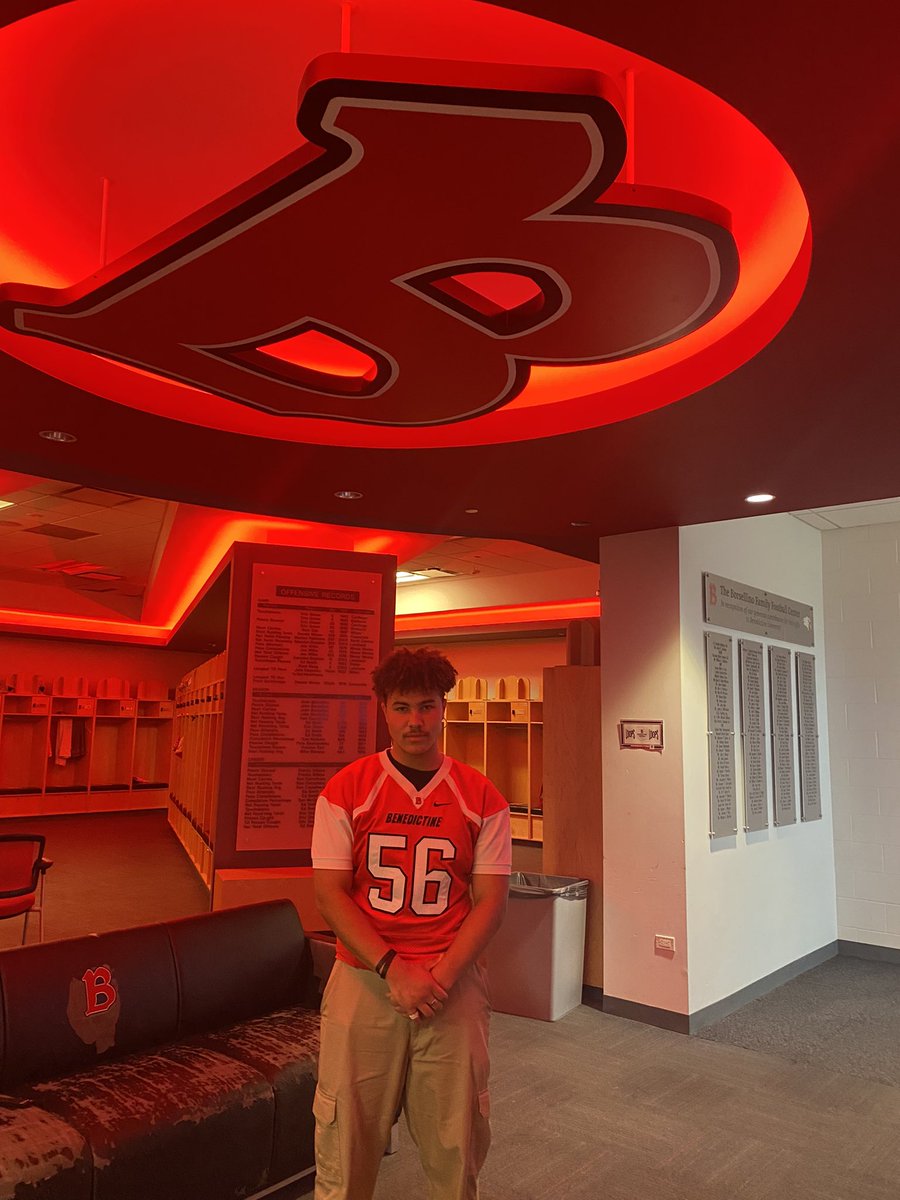 JaydenSmithh_'s tweet photo. Had a great visit with @BenUFootball !! Enjoyed meeting with the players and coaches, truly appreciated the opportunity!! @Coach_Schroeder @QBCoachPreston @CoachMCEllis https://t.co/TEP6pLjcFP