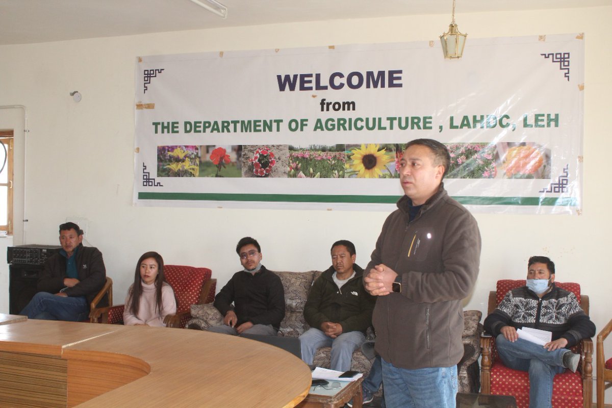 DIPR_Leh's tweet image. A two-day exposure tour and training programme was organised by the Department of Agriculture, Leh for the farmers of Photoksar and Wanla village under the  #ATMAscheme. 

@LAHDC_LEH @StanChosphel  @LadakhSecretary @Ravinder_Dangi1  @DC_Leh_Official @prasarbharti @ddnewsladakh