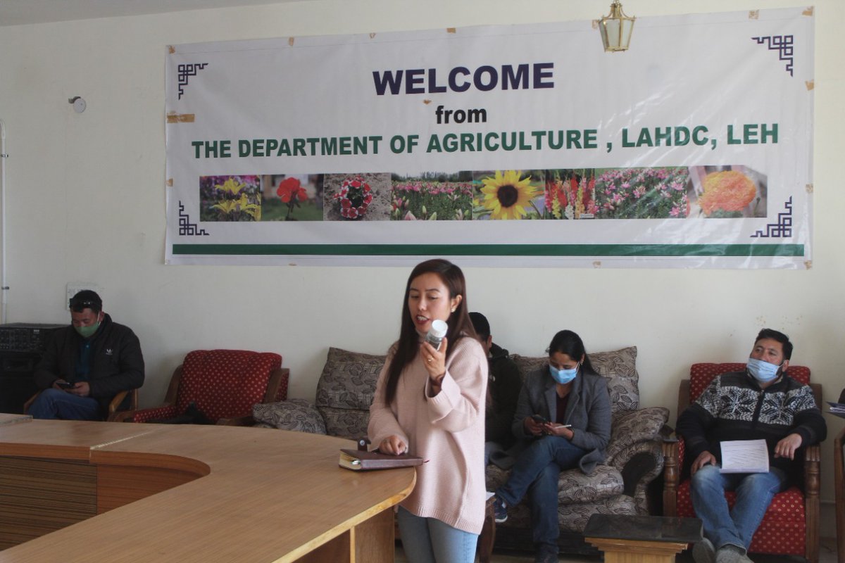 DIPR_Leh's tweet image. A two-day exposure tour and training programme was organised by the Department of Agriculture, Leh for the farmers of Photoksar and Wanla village under the  #ATMAscheme. 

@LAHDC_LEH @StanChosphel  @LadakhSecretary @Ravinder_Dangi1  @DC_Leh_Official @prasarbharti @ddnewsladakh