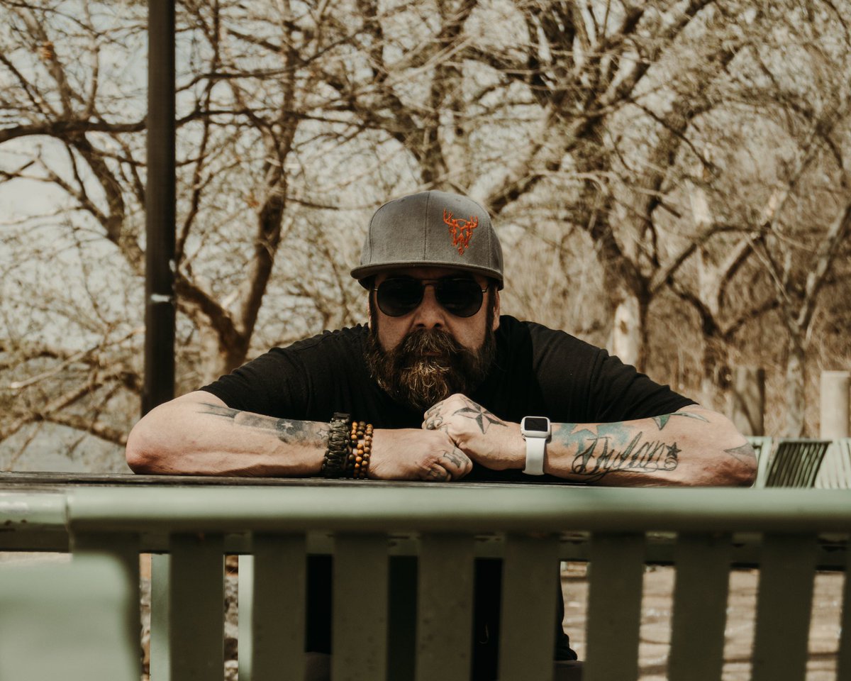 918Shiner's tweet photo. “You're alive only once, as far as we know, and what could be worse than getting to the end of your life and realizing you hadn't lived it?”
― Edward Albee
•
#fcknegativity #chasebigdreams #workhard #stayhumble #morningmotivation #leaveyourmarkontheworld .
•
Shiner OUT! 🇺🇸 https://t.co/1YELvJaJpb