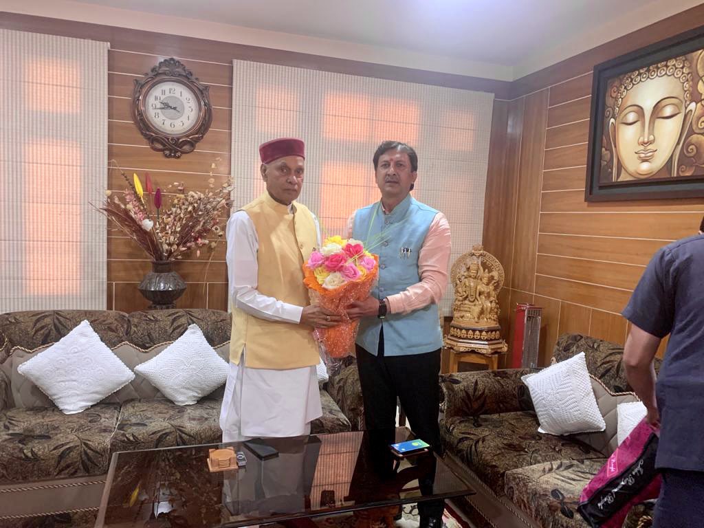 DhumalHP's tweet photo. राज्यसभा के नव निर्वाचित सदस्य प्रो सिकंदर कुमार जी शिष्टाचार भेंट के लिए समीरपुर आए स्वागत एवं धन्यवाद। https://t.co/KXz06lj5wZ