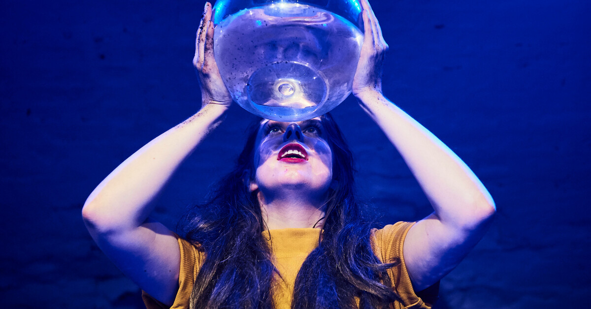OxfordPlayhouse's tweet photo. We're so looking forward to Everything I Didn't Say from @ontheruntheatre, coming to @OxfordPlayhouse Wed 6 to Thu 7 April.

“subtle suckerpunch of a show” ★★★★ The List

Tickets ➡️https://t.co/d4kltJl186 https://t.co/Zj5izAg9J0