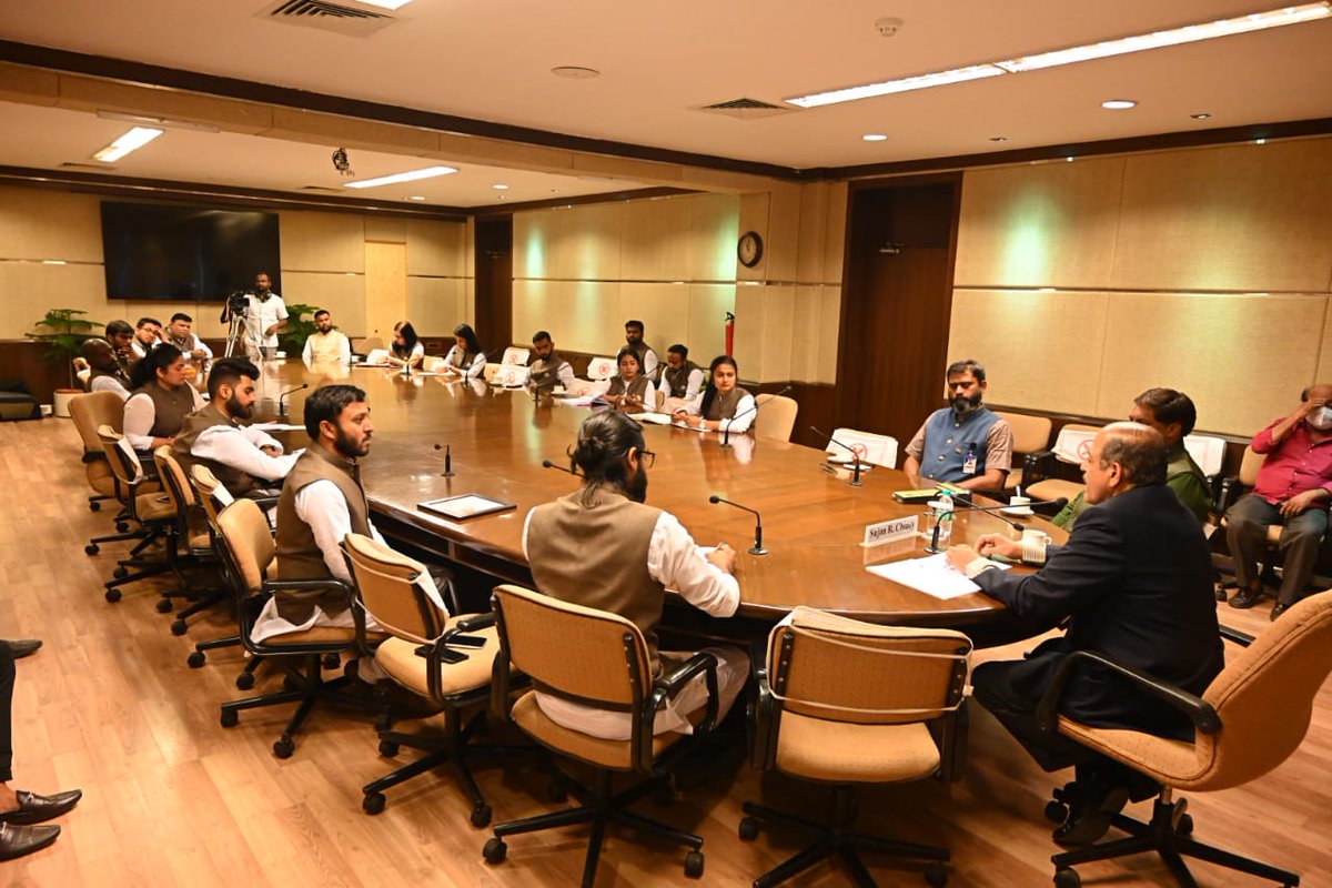 mit_sog's tweet photo. MIT School of Government's MPG 17th batch students interacted with @SujanChinoy - Director General, @IDSAIndia on Day 9 of National Study Tour 2022
#MITSOG #CareerinPolitics #NationalStudyTour https://t.co/D9xljhcne3