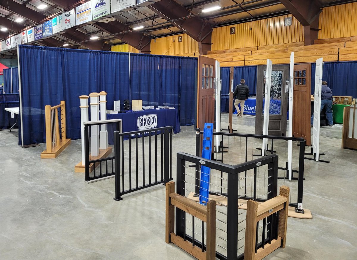builtbybrosco's tweet photo. Near the the #PresqueIsleMaine area? Stop by the @SWCollinsCo Contractor Show at the #NorthernMaineForum - visit the #BROSCO booth to learn more about @JELDWEN , @CrownHeritage , @SimpsonDoor , #VistaRailing , #DSIRailing & more! We'll also have copies of our Book of Designs ! https://t.co/3rPaExcbCc