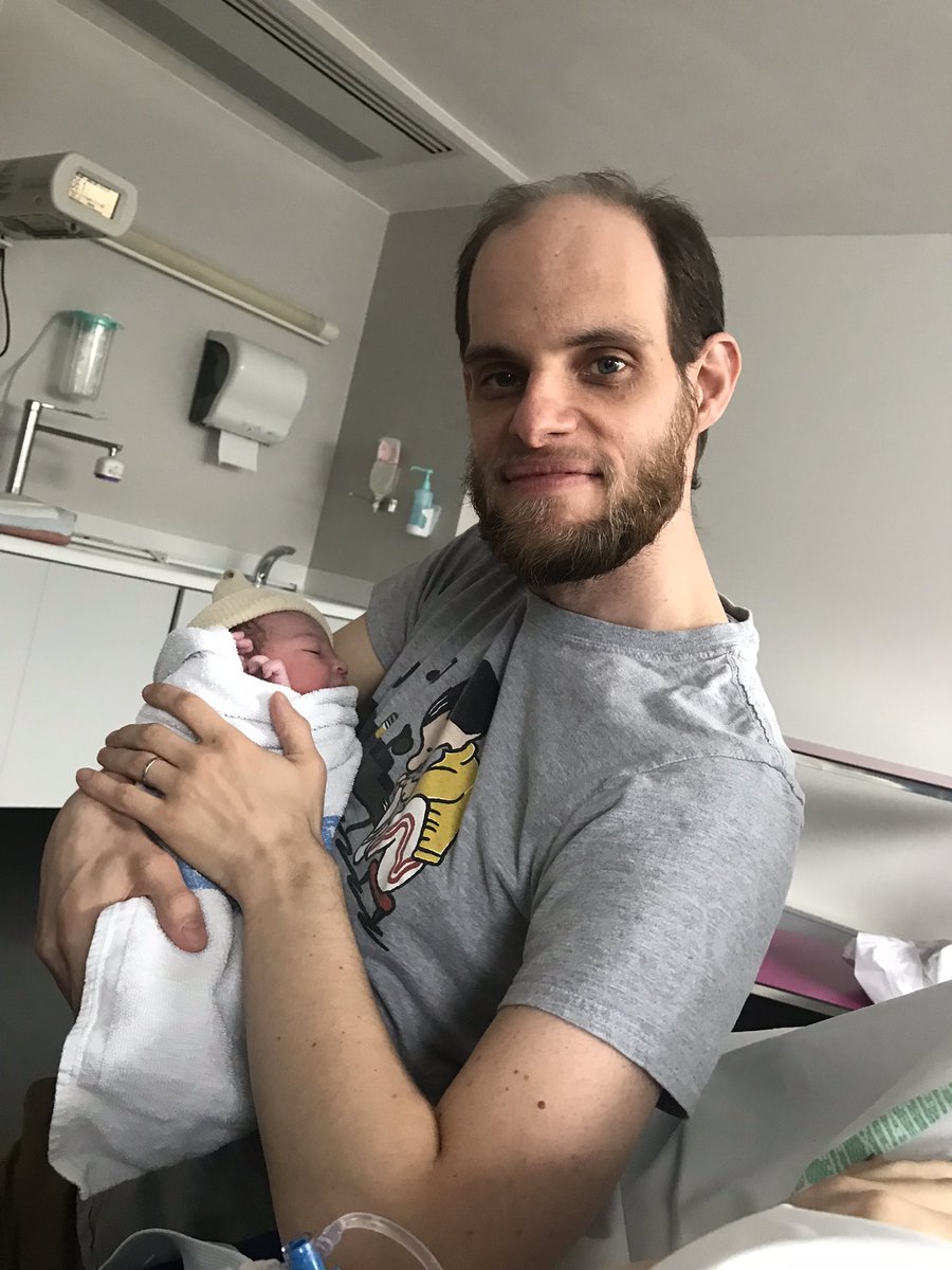 BillSilverlight's tweet photo. Oops, j’ai oublié de prévenir que le live d’hier était annulé. J’étais un peu occupé ! :p

Notre petite fille est arrivée hier après-midi, tout s’est super bien passé et @MmeSilverlight a été incroyable !
Elle est super calme, et ressemble à son grand frère, c’est fou ^^ https://t.co/lLiZ0pMpGi