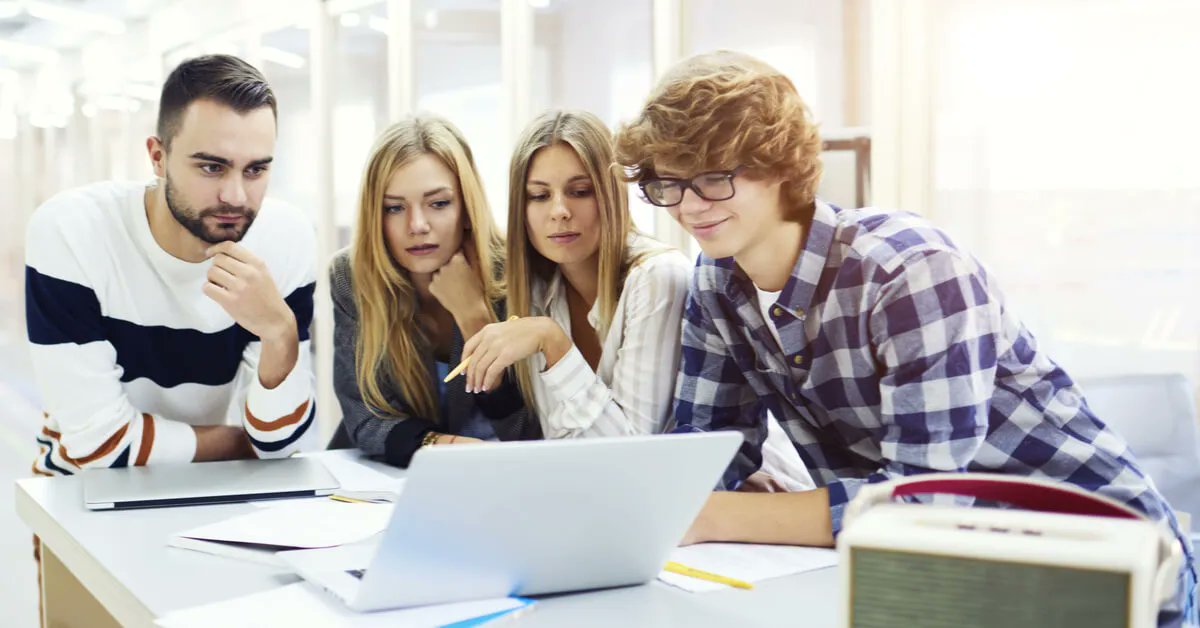 La definizione di #competenzedigitali si è molto evoluta negli ultimi anni. Una divisione utile da fare è quella in hard e soft skills, un'altra in competenze base, intermedie e avanzate. Ma di fatto quali sono?
bit.ly/3GBq6ld