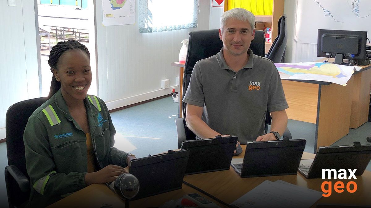 MaxGeoServices's tweet image. maxgeo&apos;s Philip Setzer is at @ZincVedanta Black Mountain and Gamsberg Mine in Aggeneys. Assisting Kebone Maselela, Exploration Geologist at Black Mountain Mine, Exploration section to set up #LogChief tablets for geological and geotechnical #logging.
