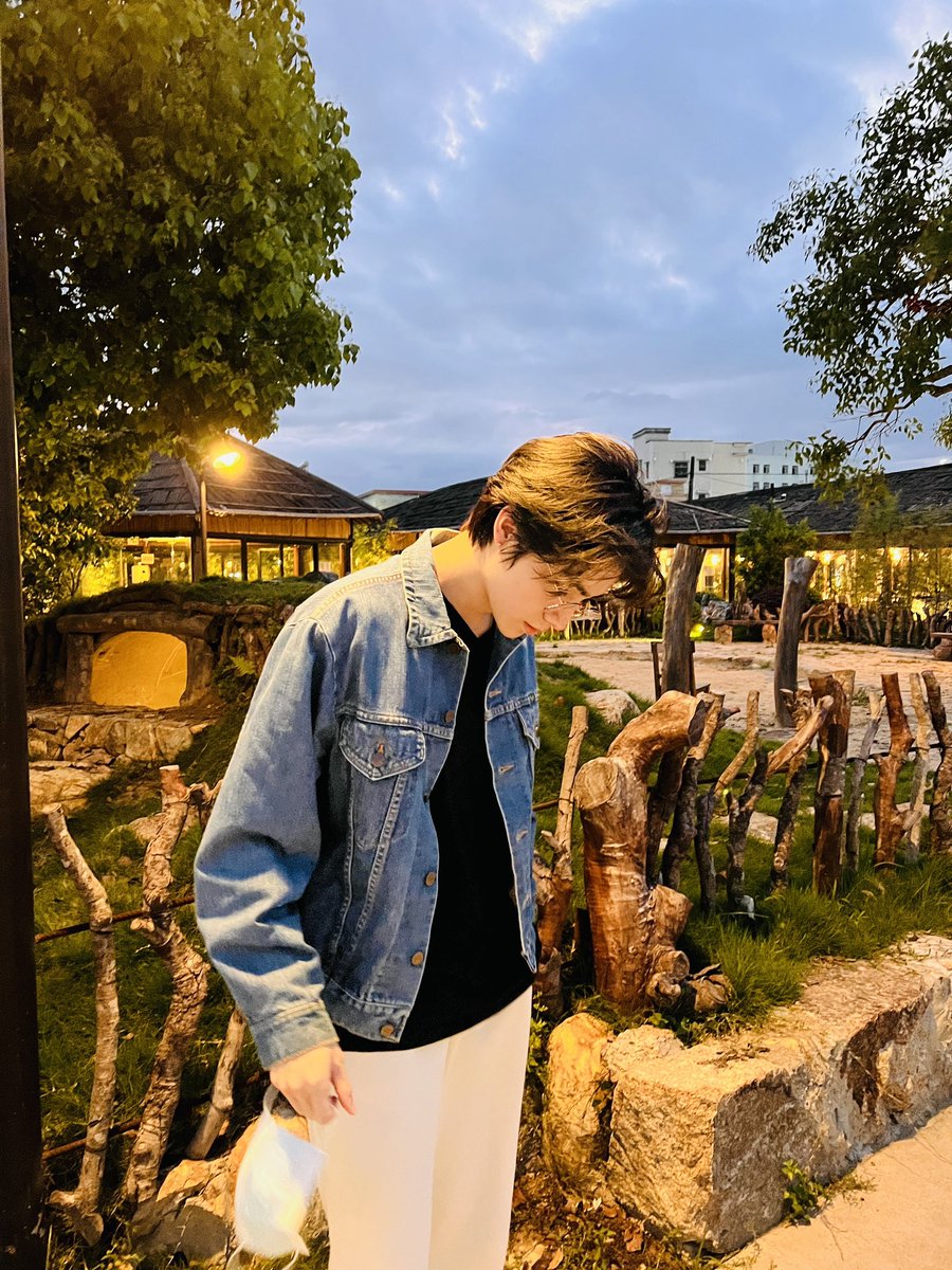 djxiaobbl's tweet photo. [220331] 🦖💭 https://t.co/wQhUcmqtte