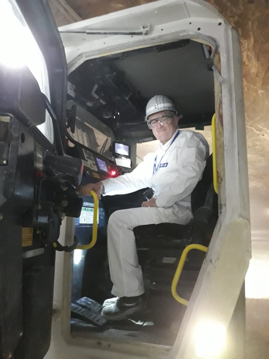 MWL_LSA's tweet photo. Antrittsbesuch mit imposantem Ausblick und spannenden Einblicken: Der für #Bergbau zuständige Staatssekretär Dr. Jürgen Ude hat sich im Kaliwerk #Zielitz über Abbau und Aufbereitung von Kali informiert.
#Wirtschaft #Düngemittel #mwl #sachsenanhalt https://t.co/dhicwrNI4U