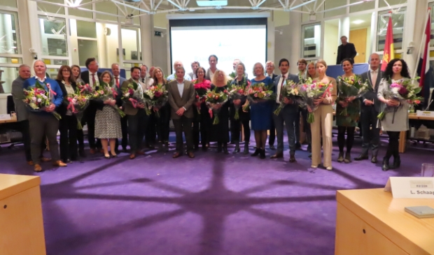 [Extra] Nieuwe gemeenteraad #Huizen maakt zich zorgen om financiën en vertrouwen in de politiek -  nieuwsbladvoorhuizen.nl/nieuws/politie…