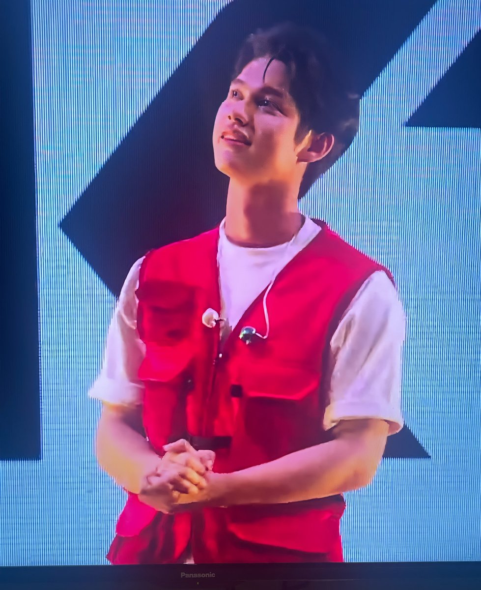 nn94_97's tweet photo. สายตาที่มองแฟนคลับ คนรักน้องไบร์ทมารอเต็มเลยใช่มั้ยครับ ♥️🤍 #KitoxBrightDay #KitoxBright 
#bbrightvc https://t.co/QUbOA5iAn0