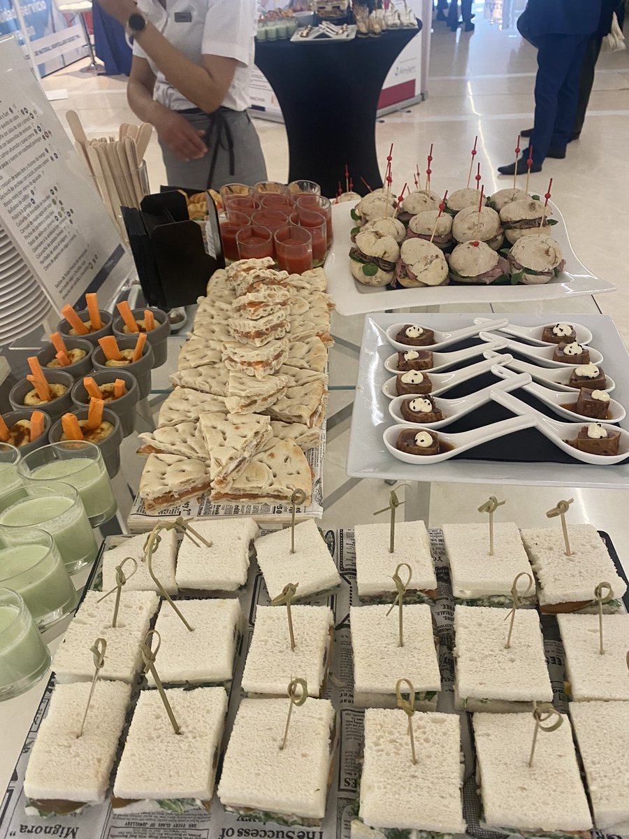 CongreSisters's tweet photo. Todo congreso a parte de la ciencia, se tiene que valorar el catering! De momento pinta muy bien #socmuecongres2022 https://t.co/GlGaXatXUG