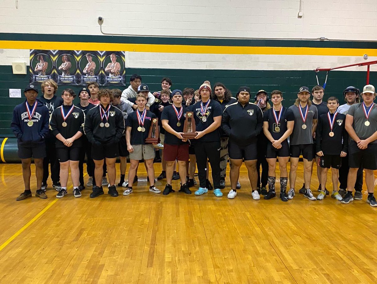 chs_lifters's tweet photo. District Champs in Snatch and Traditional. https://t.co/a1HdHBEky8