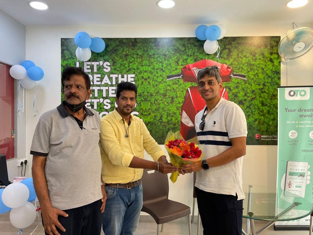 Hero_Electric's tweet photo. Coming out on top at the Tour of Karnataka is no small feat and the only thing better than winning is winning Hero Electric Optima! Happy to announce Mr. Ashwin Gururaj as the winner of the 7th edition of the @TourOfKarnataka.
#HeroElectric #TheSmartMove #SwitchToHeroElectric https://t.co/in1HPKe5ut