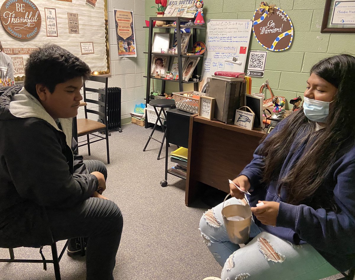DRCLAUDIAMTZ1's tweet image. Multilingual students practiced interviewing for different jobs. Helping to better prepare students🤓🤩#MultilingualLearner #TheWarriorWay #NTMS